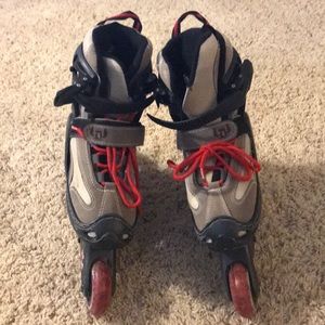 Adjustable inline rollerblades